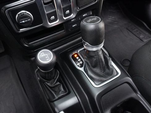 Used 2023 Jeep Wrangler Sport AWD/4WD image 16