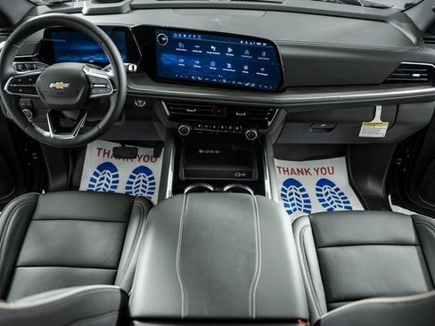 New 2026 Chevrolet Suburban Premier image 23