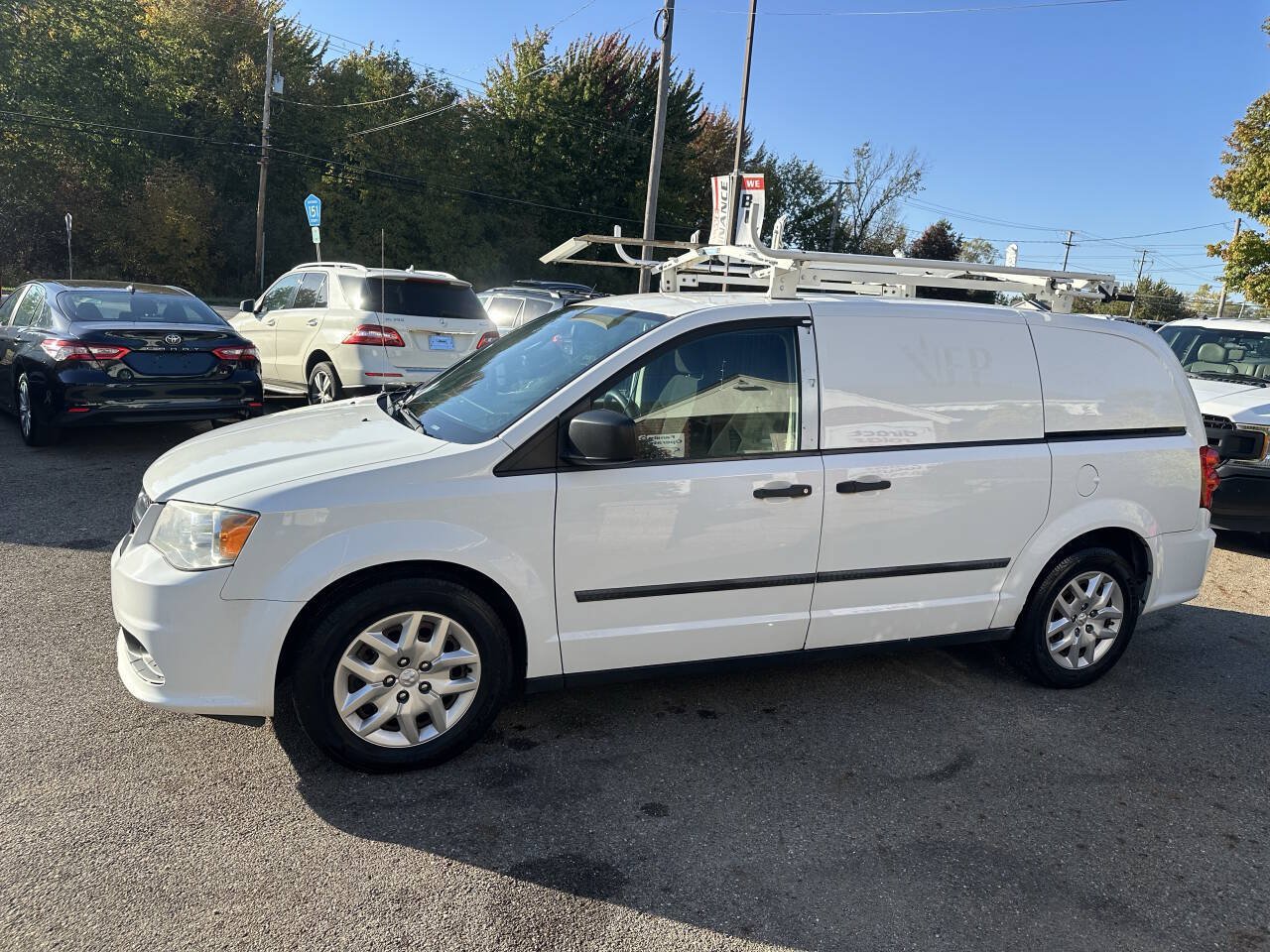 Used 2015 RAM C/V Tradesman FWD image 3