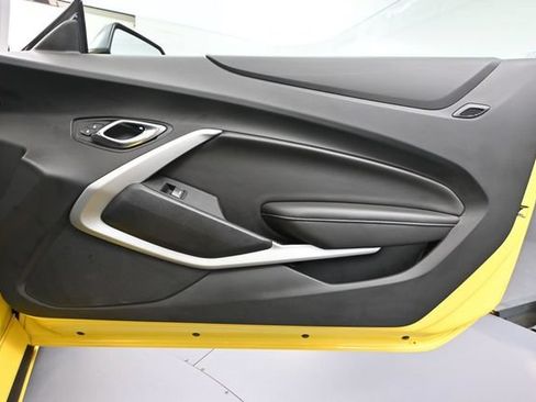 Used 2017 Chevrolet Camaro SS RWD image 40