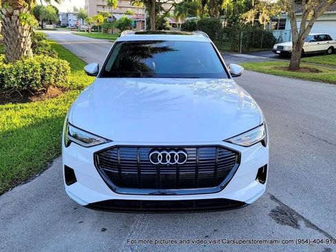 Used 2021 Audi e-tron Premium Plus w/ Premium Plus Package image 30
