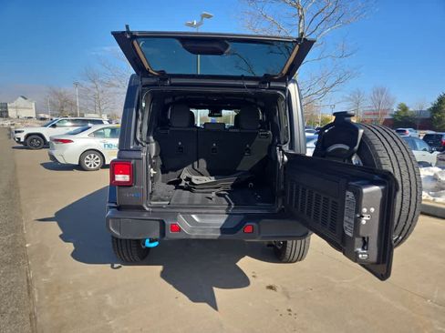 Used 2024 Jeep Wrangler Sport S w/ Convenience Group image 6