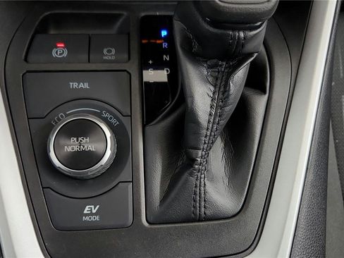 Certified 2023 Toyota RAV4 XLE w/ Convenience Package image 33