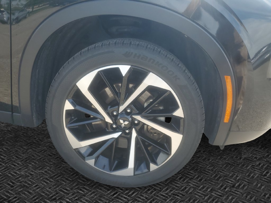 Used 2024 Mitsubishi Outlander SE AWD/4WD image 11