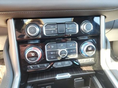 Certified 2022 GMC Yukon XL Denali AWD/4WD image 23