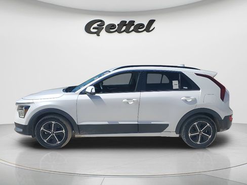 Used 2023 Kia Niro EX FWD image 8