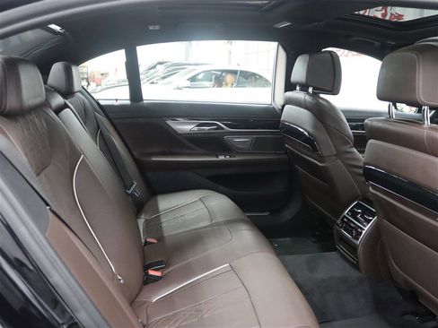 Used 2017 BMW 750i xDrive AWD/4WD image 22