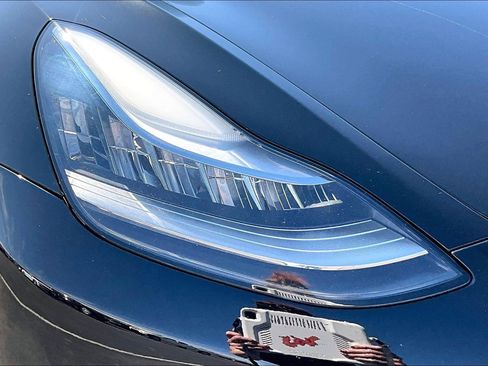 Used 2018 Tesla Model 3 Mid Range image 25