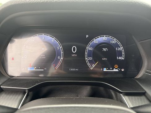 Used 2025 Jeep Grand Cherokee L Laredo RWD image 17