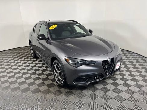 Used 2025 Alfa Romeo Stelvio Sprint w/ Convenience Package image 3