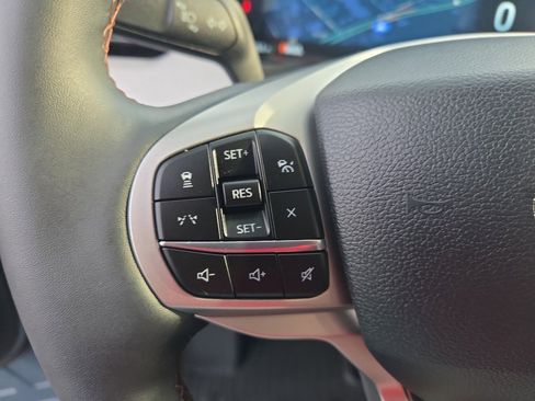 Used 2025 Ford Explorer Active image 25