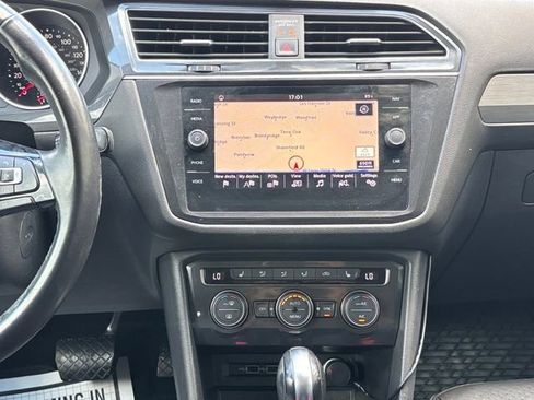 Used 2018 Volkswagen Tiguan SEL FWD image 4