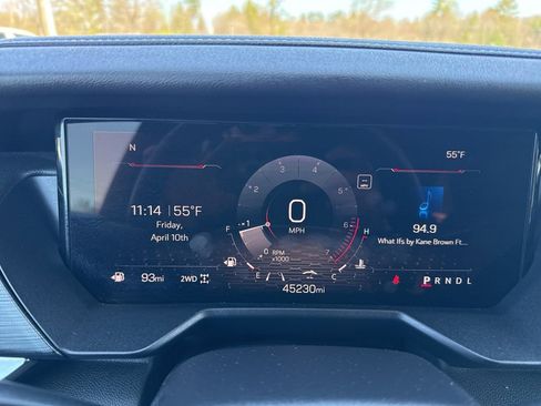 Used 2024 GMC Acadia Elevation AWD/4WD image 19