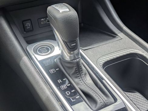 Used 2025 Nissan Sentra SV FWD image 17