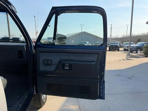 Used 1992 Dodge D/W Truck 250 image 33