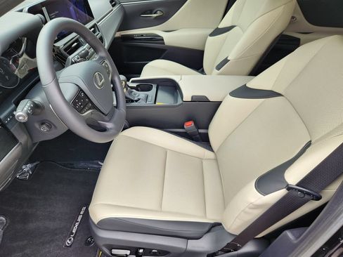 Used 2025 Lexus ES 350 w/ Premium Package FWD image 13