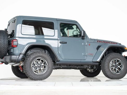 Used 2024 Jeep Wrangler Rubicon image 12