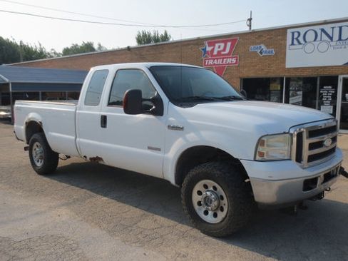 Used 2007 Ford F250 XLT image 2
