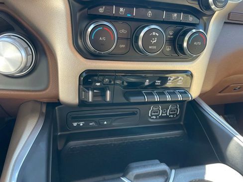 Used 2019 RAM 1500 Laramie AWD/4WD image 18