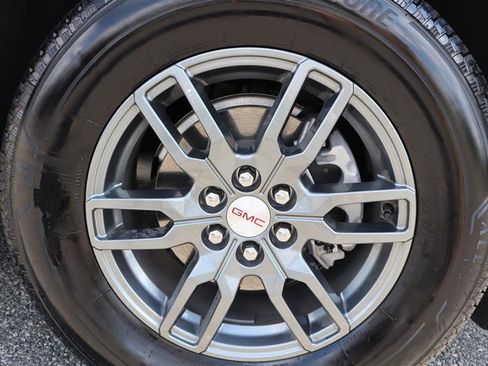 Used 2025 GMC Acadia Elevation image 29