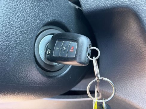 Used 2018 Nissan Rogue S FWD image 17