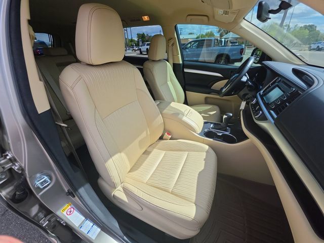 Used 2014 Toyota Highlander Plus AWD/4WD image 18