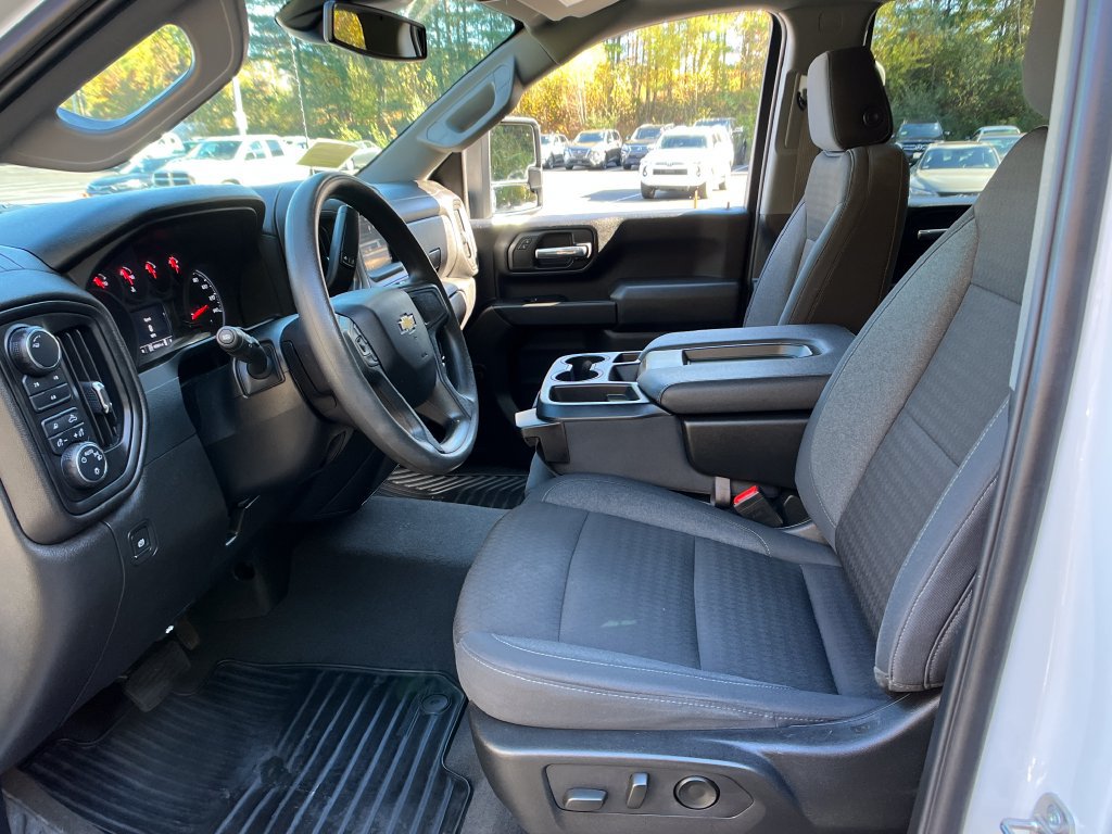 Used 2024 Chevrolet Silverado 2500 Custom w/ Custom Value Package AWD/4WD image 9