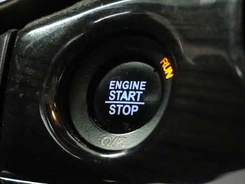 Certified 2017 Jeep Grand Cherokee Overland image 41