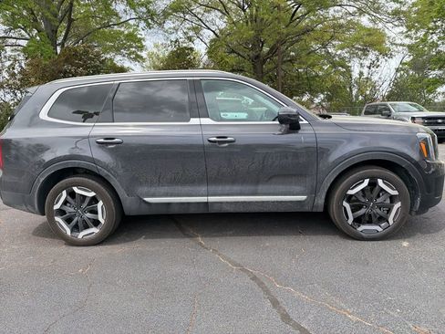 Used 2025 Kia Telluride S image 4