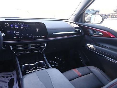 Used 2024 Chevrolet Traverse RS w/ LPO, Floor Liner Package image 27