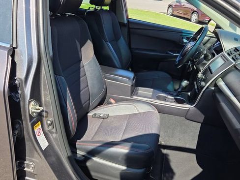 Used 2016 Toyota Camry SE FWD image 15