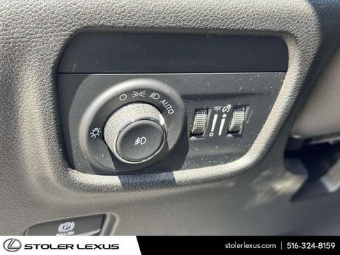 Used 2023 Jeep Grand Cherokee Limited AWD/4WD image 26