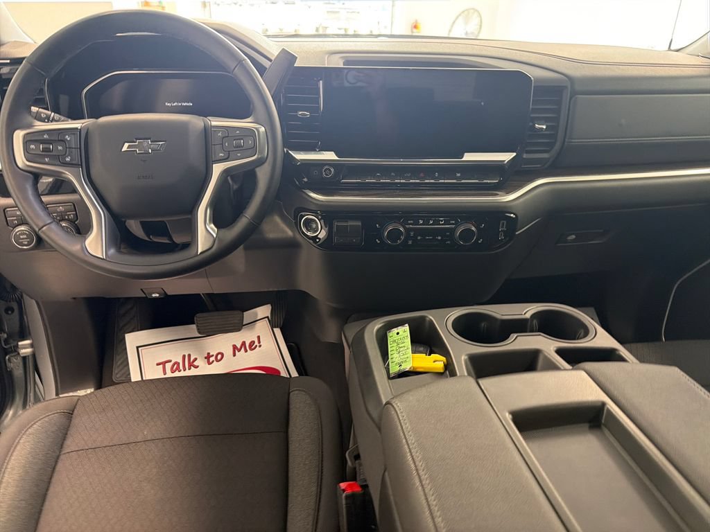 Used 2026 Chevrolet Silverado 1500 RST AWD/4WD image 15