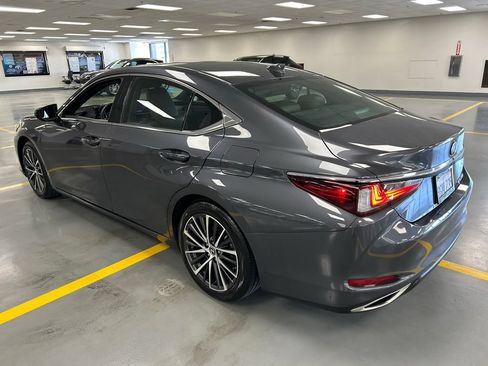 Used 2023 Lexus ES 350 w/ Premium Package FWD image 4