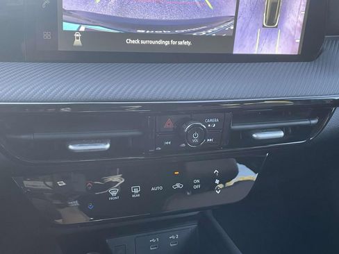 New 2026 Nissan Kicks SR image 27