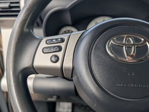 Used 2013 Toyota FJ Cruiser 2WD image 13