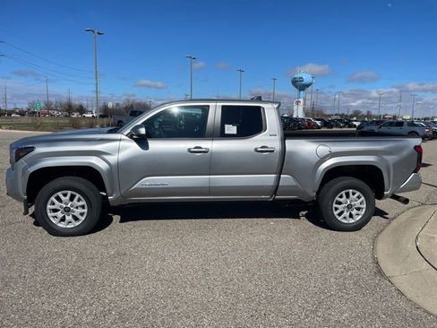 New 2026 Toyota Tacoma SR5 image 4