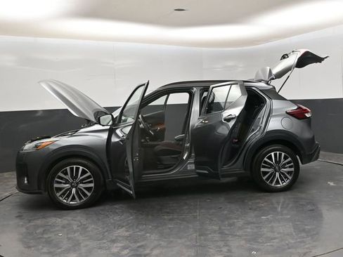 Used 2024 Nissan Kicks SR image 34