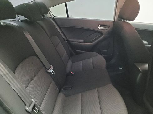 Used 2017 Kia Forte LX image 19