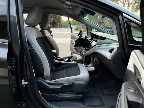 Used 2017 Chevrolet Bolt LT FWD image 12