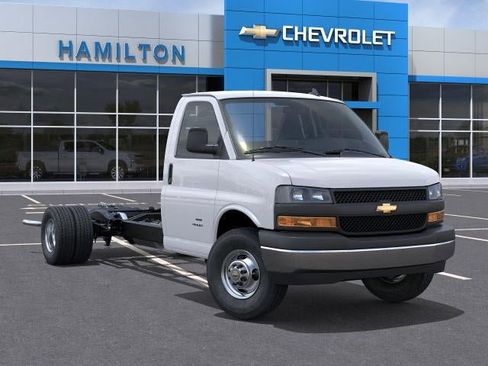 New 2025 Chevrolet Express 3500 w/ Power Convenience Package RWD image 16