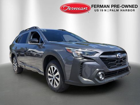 Used 2025 Subaru Outback Premium AWD/4WD image 1