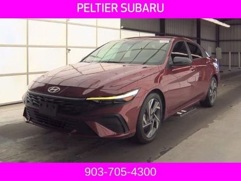 Used 2025 Hyundai Elantra Sport FWD image 4