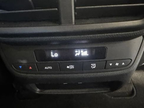 Used 2025 Honda Pilot Touring image 24