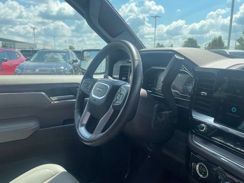 Used 2023 GMC Sierra 1500 SLT AWD/4WD image 29