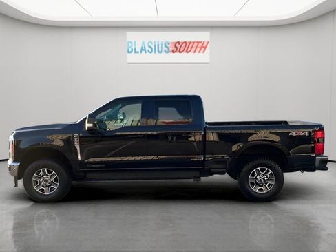 Used 2023 Ford F350 Lariat image 6