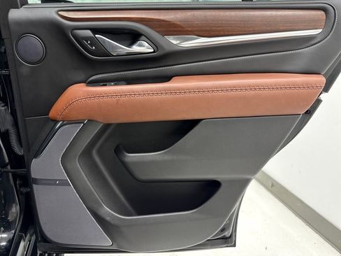 Used 2023 GMC Yukon Denali Ultimate image 11