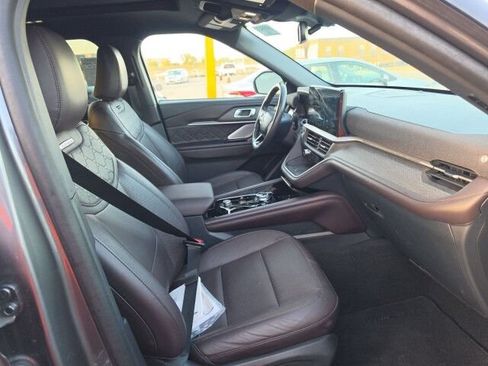 Used 2025 Ford Explorer Platinum w/ LUX Leather Package AWD/4WD image 7