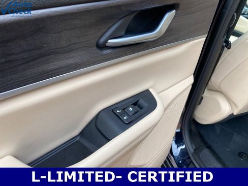 Used 2023 Jeep Grand Cherokee L Limited w/ Luxury Tech Group II image 19