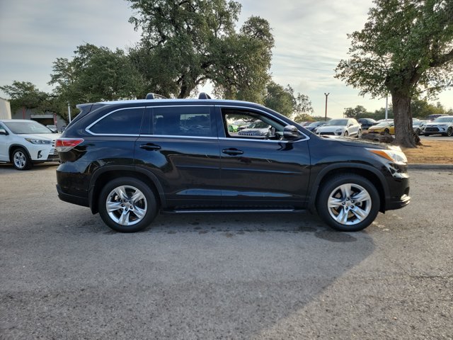 Used 2015 Toyota Highlander Limited Platinum FWD image 4